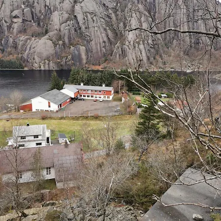 Brufjell & Parking *
