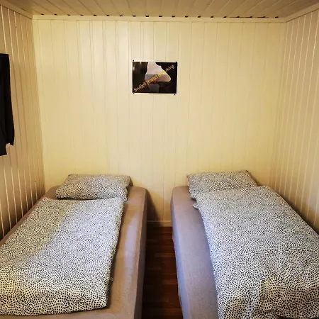 Inn Brufjell & Parking *