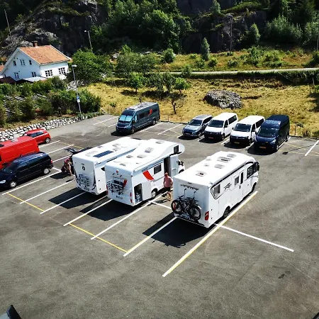 Inn Brufjell & Parking