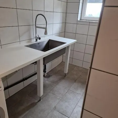 Brufjell Hostel&parking Vertshus *