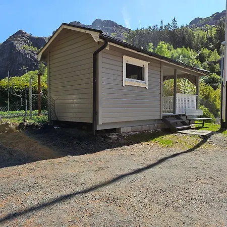 Brufjell & Parking Inn Flekkefjord