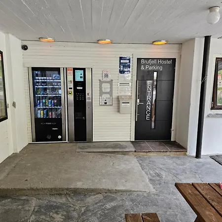 Inn Brufjell & Parking