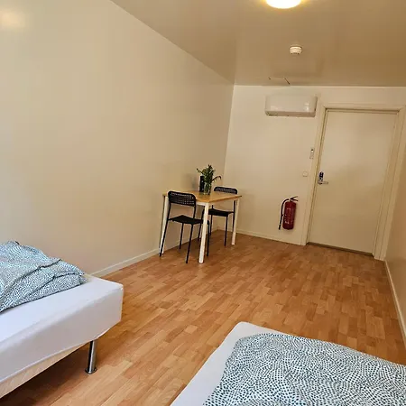 Inn Brufjell & Parking *