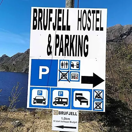 Brufjell & Parking