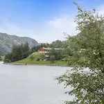 Brufjell & Parking Inn *